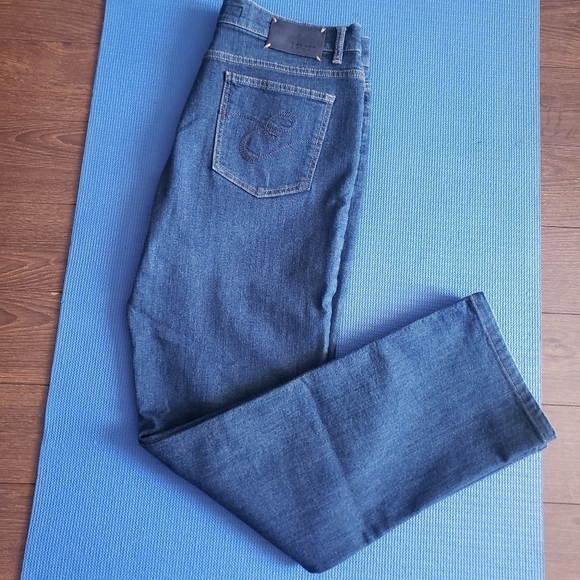 Escada Sports Linda Jeans - Picture 10 of 14